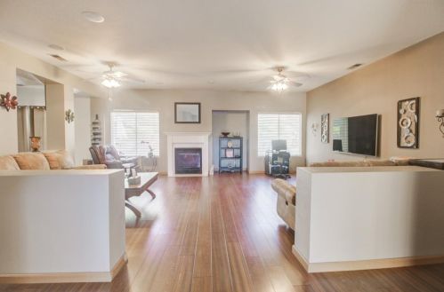 2628 Briarcliff Dr, Riverbank, CA 95367-3307