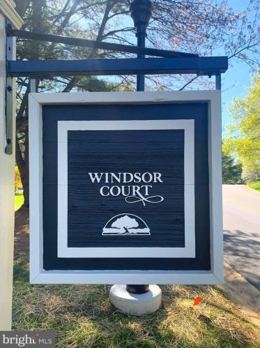 242 Windsor Ct, Glen Mills PA  19342-2027 exterior