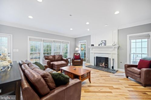 951 Rhonda Pl, Leesburg VA  20175-5632 exterior