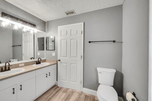 7836 104 Ave, Vero Beach FL 32967-3660 exterior