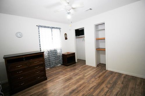 721 Wayside Ave, Dinsmore, TX 77488-2647