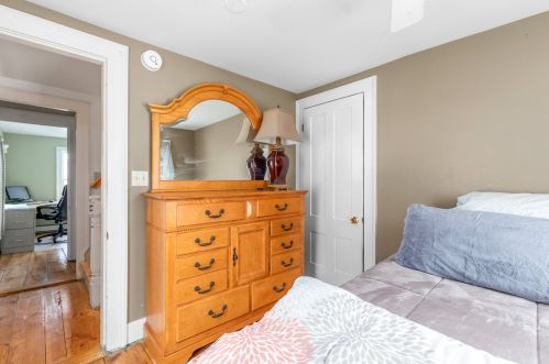 32 Pne St, Dover NH  03820-4202 exterior