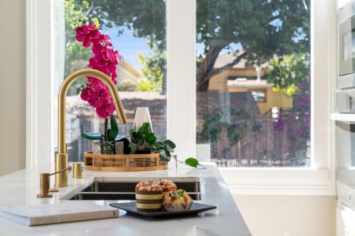 1433 Adeline St, Oakland CA  94607-2800 exterior