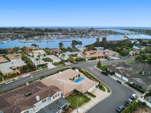 1034 Pescador Dr, Newport Beach, CA 92660-5718