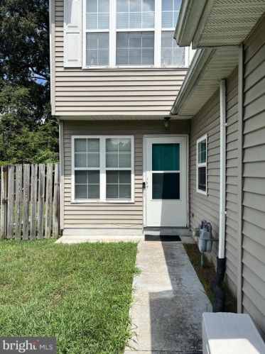 39 Periwinkle Ct, Dover, DE 19904-7759