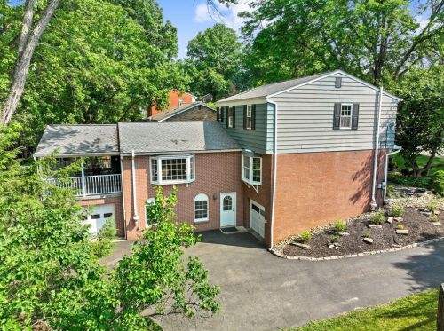737 Wyngold Dr, Pittsburgh, PA 15237-4209