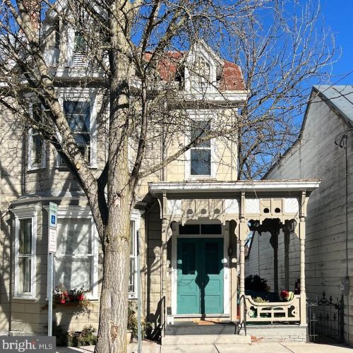141 Pomfret St, Carlisle, PA 17013-3315