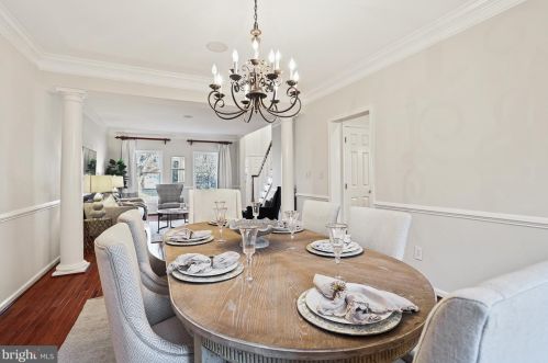 3211 Winter Sun Ter, Herndon VA  20171-1939 exterior