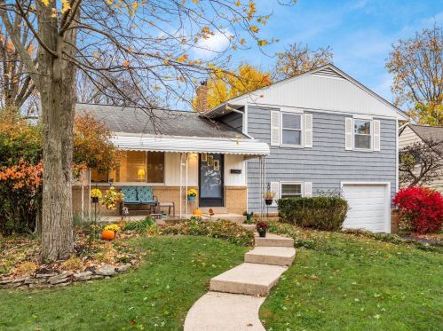 2898 La Rosa Dr, Darbydale, OH 43123-2860