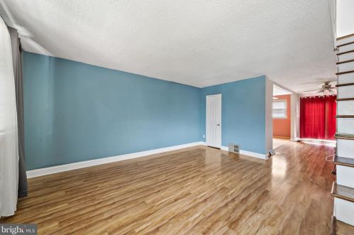 1907 29th St, Philadelphia, PA 19145-2401