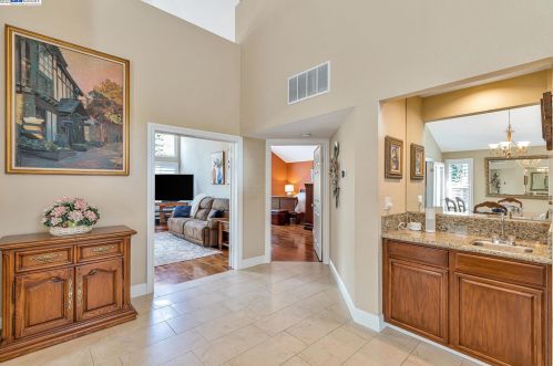 533 Buttonwood Dr, Danville, CA 94506-2161