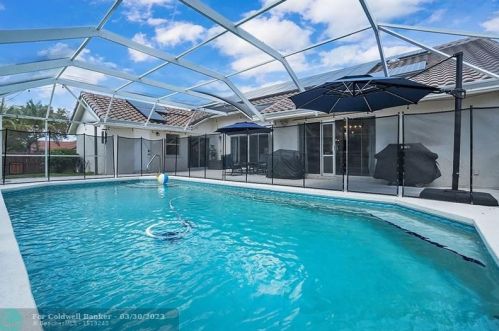 16340 11th St, Hollywood FL 33027-5115 exterior