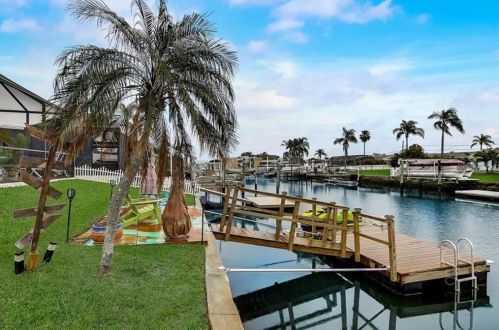 4046 Floramar Ter, New Port Richey FL 34652-3167 exterior