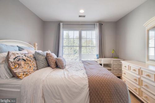 5312 Kernstown Ct, Haymarket VA  20169-4504 exterior
