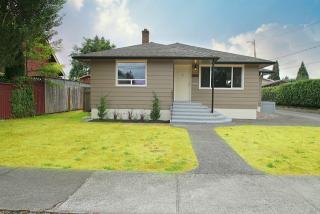 418 7th Ave, Puyallup, WA 98371-4242