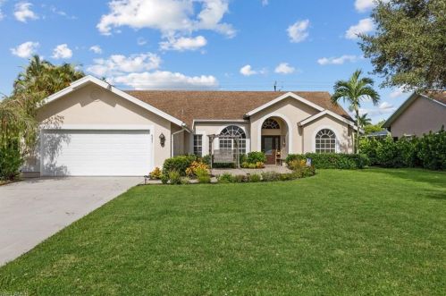 537 Raven Way, Naples, FL 34110-1167