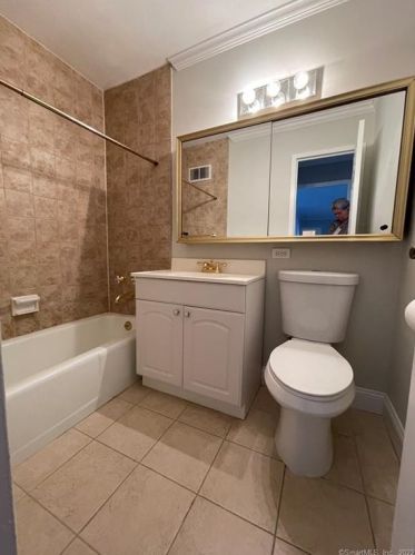 44 Strawberry Hill Ave, Stamford CT  06902-2632 exterior
