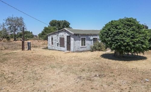 633 Greenway Ave, Turlock CA  95380-6424 exterior