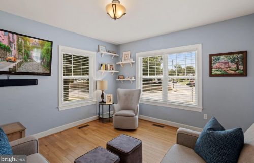 6721 Westlawn Dr, Falls Church VA  22042-2742 exterior