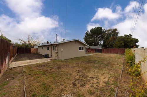 1427 Laramie Ave, Redlands CA  92374-4181 exterior