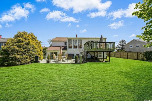 49 Tellar Dr, Islip Terrace NY  11752-2918 exterior