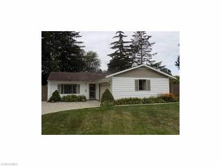 283 Willow Ln, Berea, OH 44017-1046