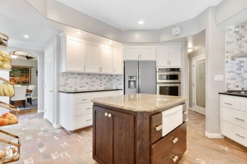 15414 Cuda Dr, Bakersfield CA  93307-9279 exterior