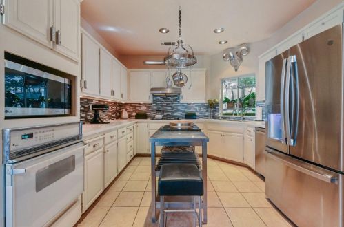 1500 Scenic Dr, Modesto CA  95355-4906 exterior