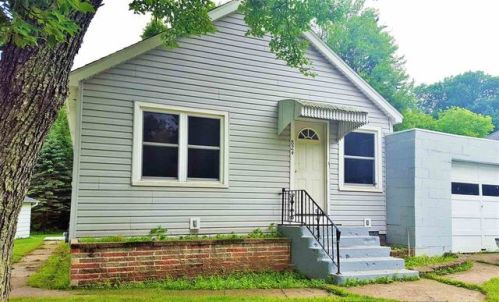 824 Vine St, Niagara, WI 54151-1341