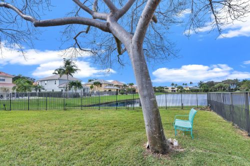 7219 Serrano Ter, Delray Beach FL  33446-2200 exterior