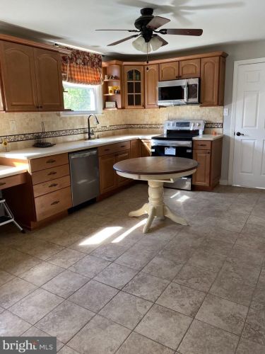 12 Colonial Dr, Norristown PA  19401-1803 exterior