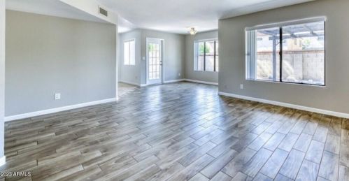 6622 Poinsettia Dr, Glendale, AZ 85304-2439
