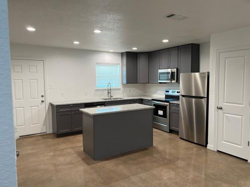 000 Front St, Itasca, TX 76055-2144