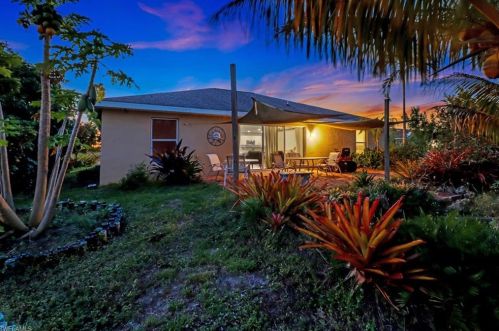 817 6th Ave, Cape Coral, FL 33909-2065