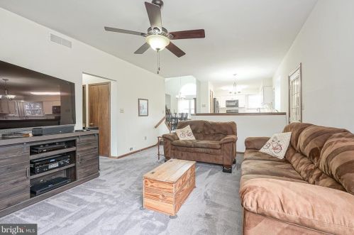 5 Stonegate Ct, Blenheim NJ  08012-5356 exterior