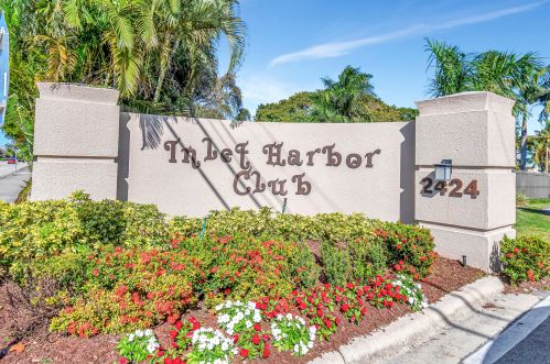 2424 Federal Hwy, Boynton Beach FL  33435-2453 exterior