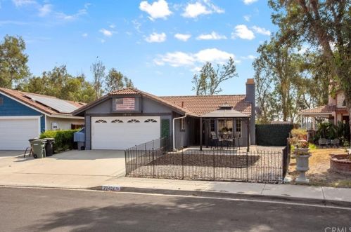 39404 Canyon Rim Cir, Temecula, CA 92591-4528
