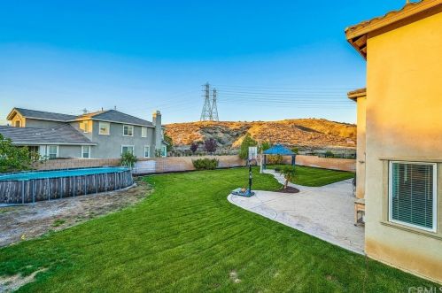 34652 Boros Blvd, Beaumont CA  92223-7466 exterior