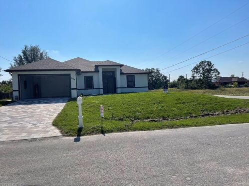 3610 11th St, Lehigh Acres, FL 33972-3615