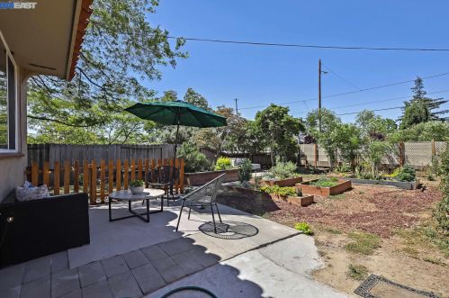 18448 Standish Ave, Hayward CA  94541-1323 exterior