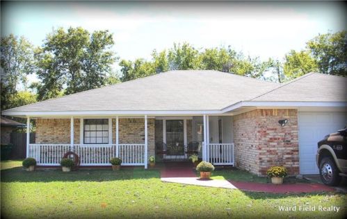 1616 High Point Dr, Lewisville, TX 75077
