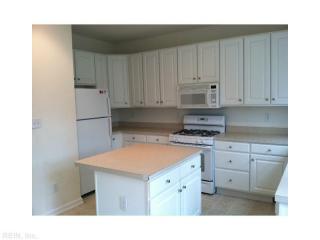 609 Jessica Cir, Newport News VA  23606-3762 exterior