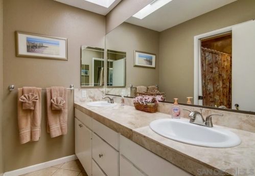 4111 Bayard St, San Diego CA 92109-4039 exterior