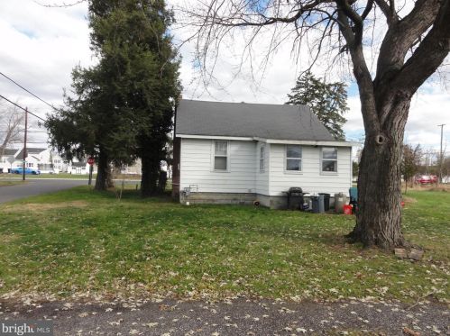 210 New Freedom Rd, Berlin Boro, NJ 08009