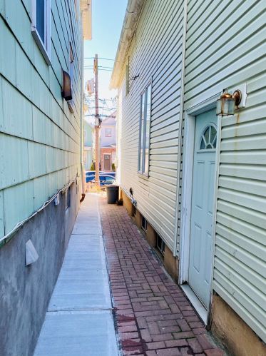 73 14 St, Bayonne NJ  07002-3508 exterior