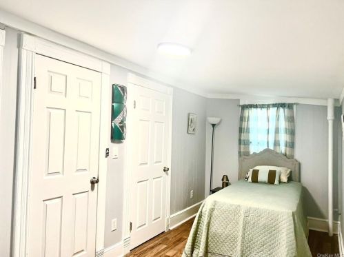 37 Beacon St, Middletown NY 10940-4733 exterior