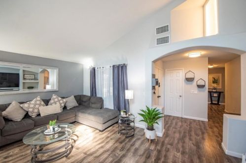 1031 Gale St, Escondido CA  92027-1230 exterior