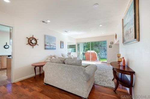 6951 Petit St, San Diego, CA 92111-3303