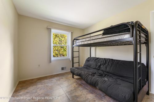 922 Morris Ave, Lakewood NJ  08701-5521 exterior