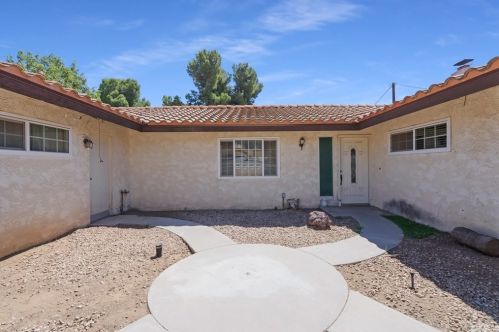 6040 Moraga Ave, Riverside CA 92509-6251 exterior